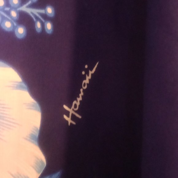 1970s Vintage Kalena Fashions of Hawaii Tropical Hibiscus Floral Muumuu - Picture 7 of 12